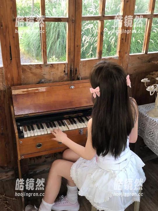 导航栏上滑，cgw51吃瓜5分钟前的消息还在存续中…