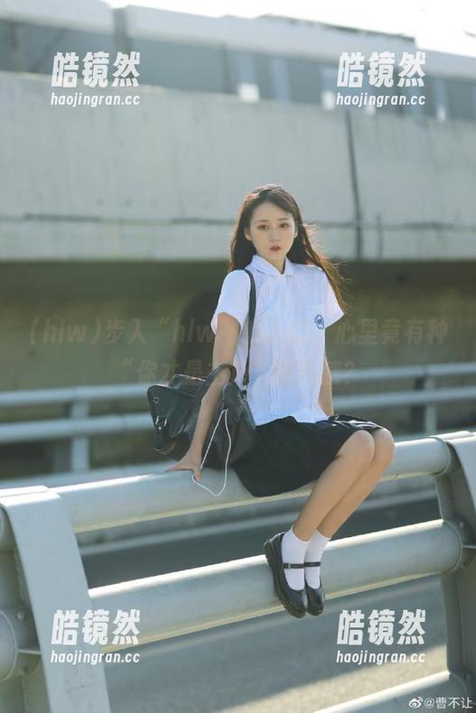 步入“hlw”的入口，心里竟有种“你才是主角”的预感？
