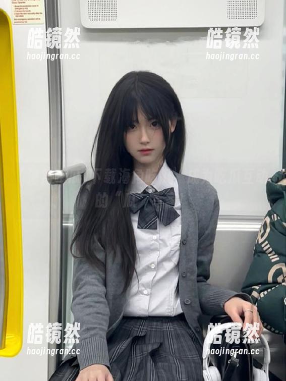 下载海角吃瓜，成为吃瓜互动的“瓜”专家！