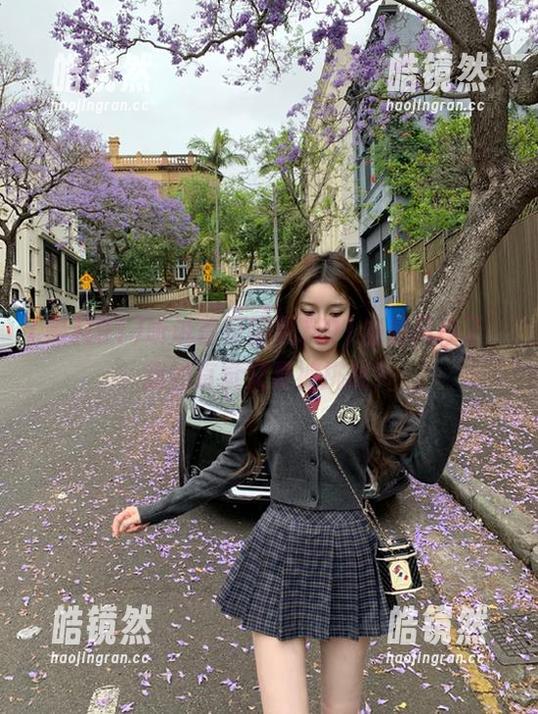 黑料91 听说首页的黑料91出新风格了,我的直觉又要被挑战?