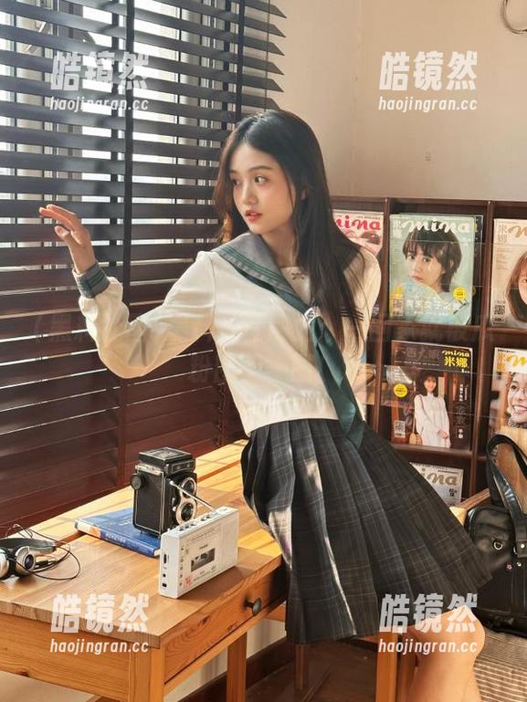 黑料社区网站：一回家就被瓜粉围了一圈！